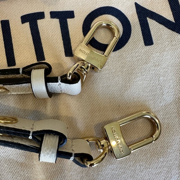 *****SOLD******Louis Vuitton - Picture 5 of 12